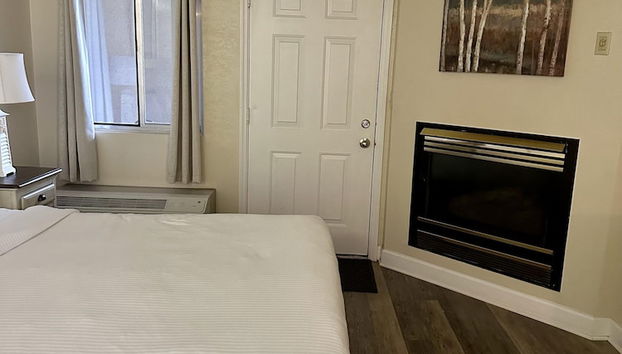 Riverside 209 1BR Condo with Jacuzzi by RedAwning - Foto 4, Habitación