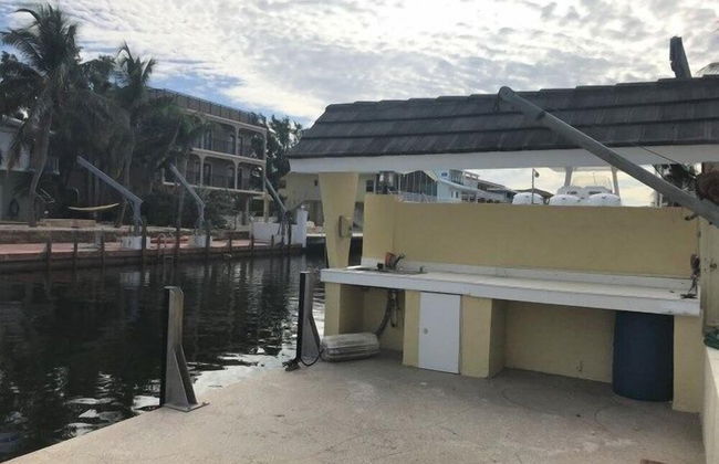 Beautiful Canal Front Home With Above Ground Pool, Dock And Fish Cleaning Station 4 Bedroom Home by RedAwning - Photo 31