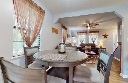 Charming Dog Friendly Home Sleeps 6 Deck Grill - Foto 9