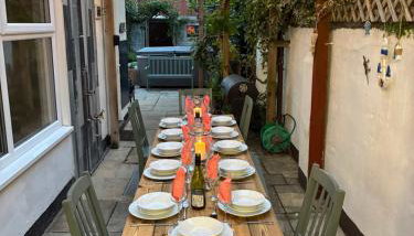 Large family home, sea view, hot tub, beach 5 min walk, dog friendly - Foto 2