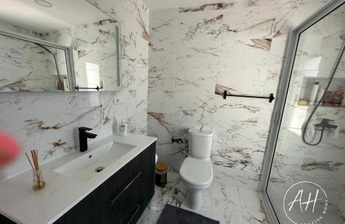 Amazing Home - Photo 6