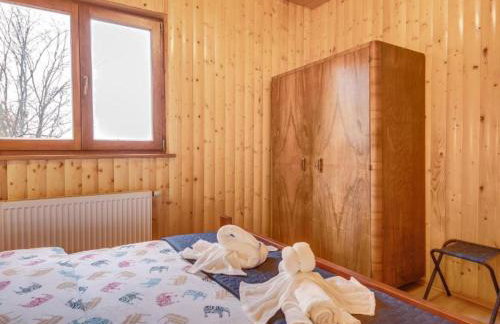 Apartment Stone and Wood - Photo 16