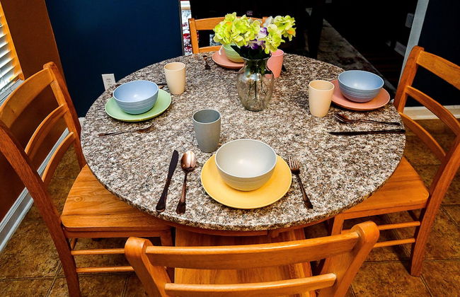 4 - Bed home, w/ Cali King Bed - 12 mins. to DTWN - Photo 28