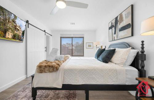 Georgian Oasis with Private Pool - An Irvie Home - Foto 33