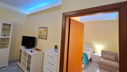 MARIA TERESA Apartment II - Refined Living with Excellent City Links - Via Alessandria - QUARTIERE TRIESTE - Foto 4