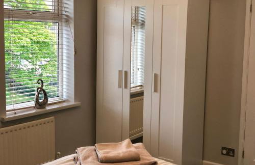 AB - Top floor 2 bed modern town centre apartment with parking for one vehicle - Foto 16