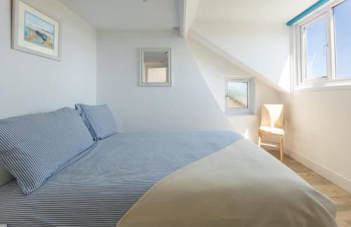 Rooftop Hideaway -Central Coastal Flat - Sea Views - Photo 3