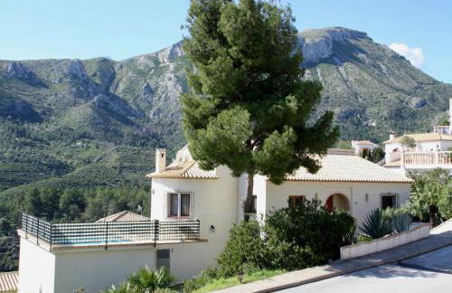 Peaceful Villa with Private Pool - Foto 31