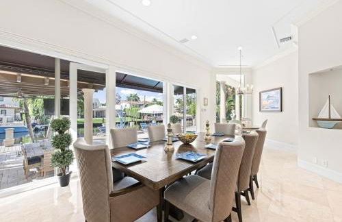 Near the Beach • Pool & Jacuzzi • Waterfront Villa - Foto 20