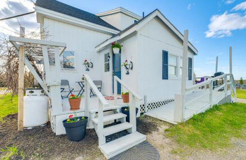Cherryfield Home with Decks On Historic Horse Farm - Foto 24