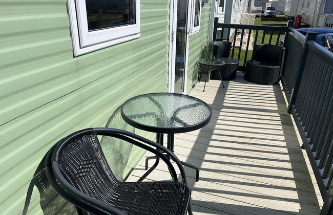 Heacham Beach Coastal 2 Bedroom Chalet Retreat - Photo 17