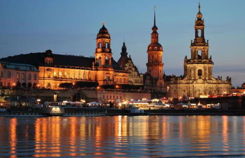 Pillnitz Castle View - Photo 17