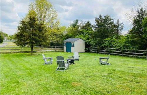 Spacious & Serene Family Gem: Games, Office, Yard! - Foto 18