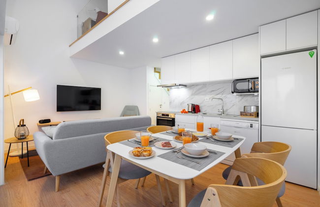 C314 Riverside View Premium Apartment w/ AC & Terrace - Foto 14