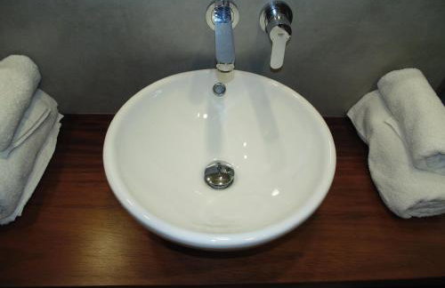 Paradise Hotel & Bar - Photo 33