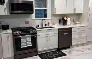 Elevated Entertainment Sleep Suite - Foto 8