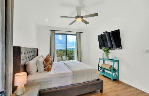 Luxury Lakeview Home w/ Pool & Beach Access! - Not Active - Foto 16