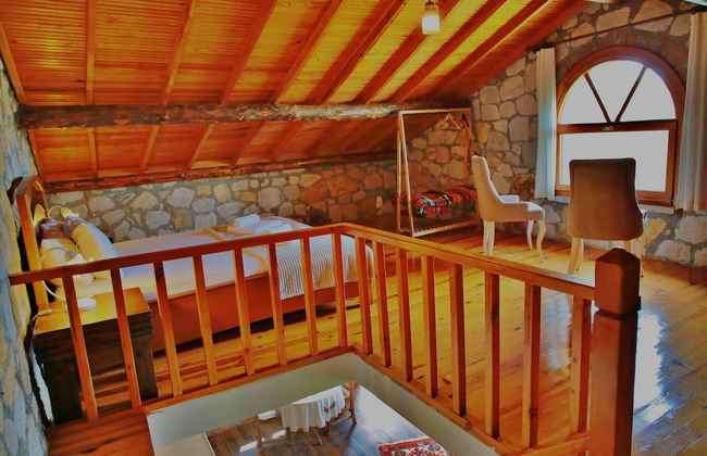 The Mira House - Photo 8