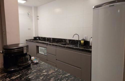 Belo apartamento quarto e sala bem localizado - Foto 3