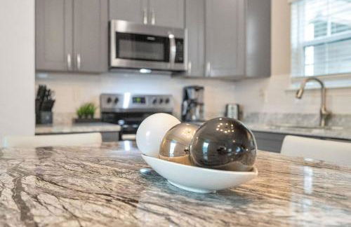 Patio Retreat Festival Season Getaway - Foto 32