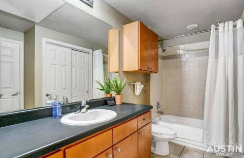 Spectacular Location West Campus Apt for 8 plus Loft - Foto 20