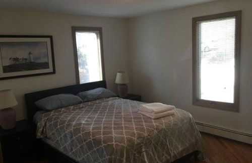 Stunning Spacious Cape Cod House with Water Views - Foto 15