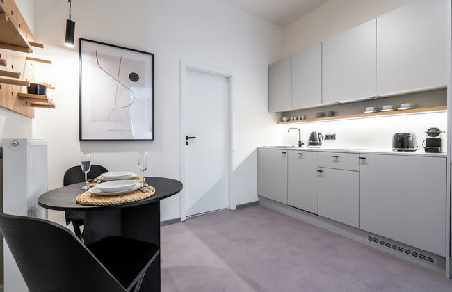 HONEST Karlín - Foto 47