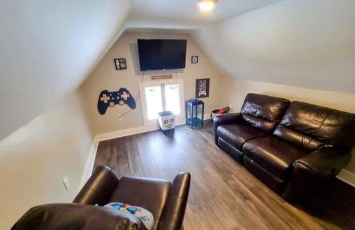 Downtown Kzoo with 3rd Floor Arcade Room - Foto 6