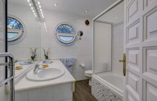 Andalusian Villa near the beach with Private Pool and BBQ - Photo 19