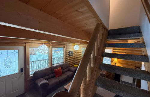 Talkeetna Log Cabin with Hot Tub Unit 1 - Foto 17