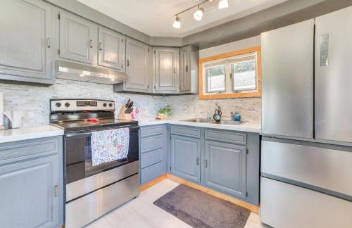 Houghton Lake Cottage with Patio Walk to Waterfront - Photo 8