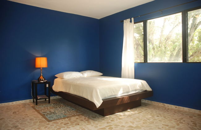 E&J Boutique Residences - Photo 4