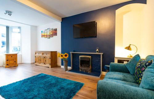 Newly-renovated, mid-terrace cottage in Porthmadog - Photo 9