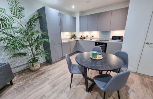 Stunning 4-bedroom Townhouse with Free Parking - Foto 7