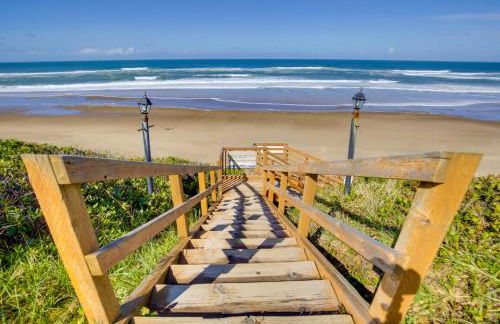 Comfortable Lincoln City Condo with Patio and Views! - Foto 2