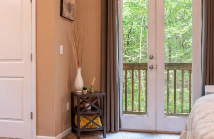 Bear Trail Chalet by Avantstay Retreat w/ Outdoor Living Deck & Fire Pit - Foto 128