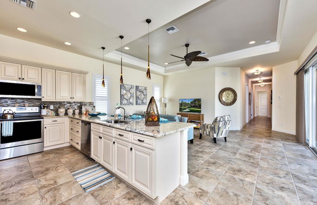 Amalfi Vacation Rental: Stylish 3-BR Retreat Steps from Vanderbilt Beach. Relax by the Private Pool and Enjoy Modern Amenities. Ideal for Families with Easy Access to Mercato and Local Attractions - Photo 10