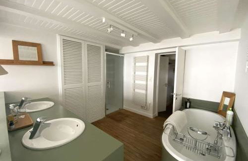 Villa d'exception avec terrasses spacieuses à Cap-Ferret - FR-1-736-57 - Photo 16