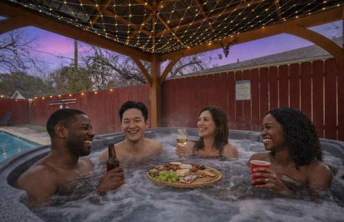 Serene 5BR 2BA Winter Home with Hot Tub & Fire Pit - Foto 10