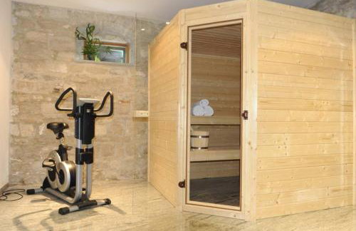 Private luxury Villa del Mar on Solta for up to 10 persons, heated pool, free parking, next to sea! FREE Kajak & Mountainbikes, GREAT living area & privacy! - Foto 35