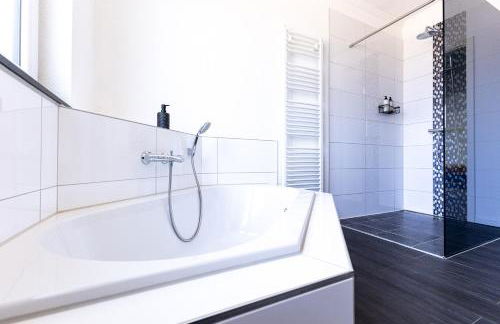 Design Apartment zentral für 6 in Andernach: Ausblick, WiFi, Küche - Foto 26