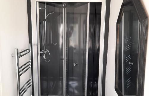 Family-Friendly Devon Farmhouse, sleeps 11, with Indoor Heated Pool, Dartmoor Views & Tarka Trail Access - Photo 14