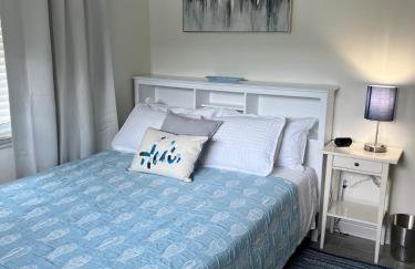 Kingwood Cottage - 10 mins from IAH - Lake Front - Foto 20