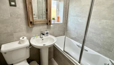 Cardiff Bay Escape Stunning Views Free Parking - Foto 5, towels, Shower