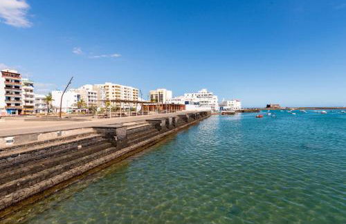 Fee4Me: First Line Luxury Apartment - Photo 20