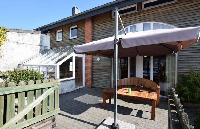 Luxury House with Indoor Pool, Sauna, Hot Tub - Photo 35