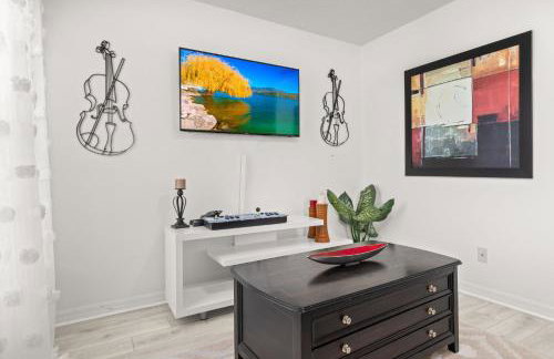 483-Stunning 6 bed home with private pool overlooking quiet conservation area - Foto 20