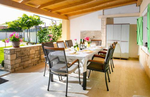 Adorable Holiday Home With Pool and Terrace - Foto 29