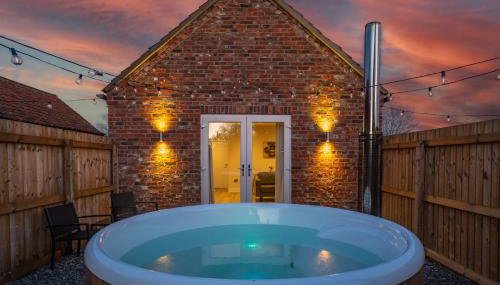 Luxury barn with private wood fired hot tub - Foto 1