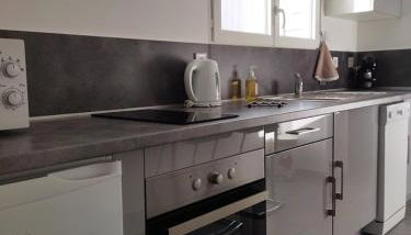 Joli T1 hypercentre Rochefort - Foto 5